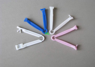 China Plástico estéril médico descartável dos abastecimentos em produtos da braçadeira do cabo de cordão umbilical fornecedor